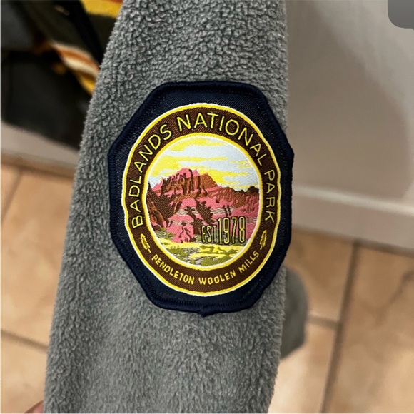 Pendleton  boys jacket size 5-6 - Picture 3 of 5